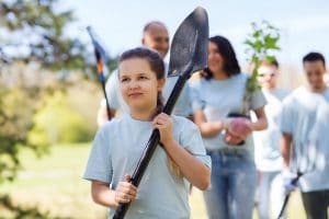 nonprofit-volunteer-with-shovel