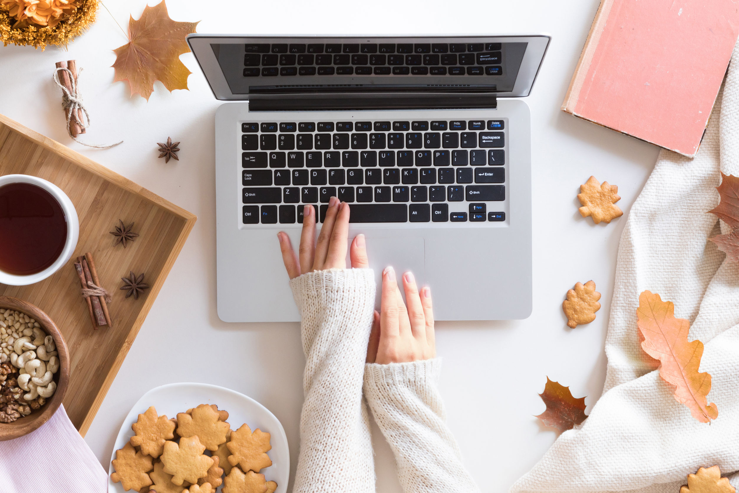 10 Ways To Make Your Social Media Awesome This Thanksgiving