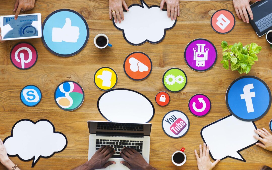 Social Media Marketing Desk and Ideas